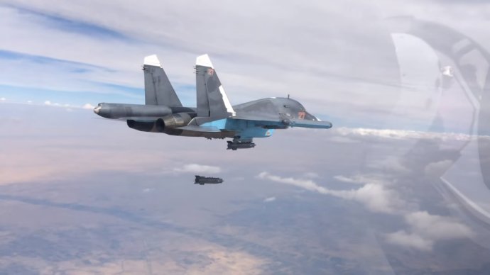 Nad Sýrií: Ruský bombardér Su-34 vypouští bombu v jiné válce, které se ruské letectvo v současnosti také účastní. Zdroj: ruské ministerstvo obrany, mil.ru