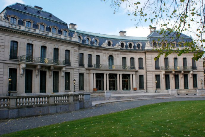 Rezidence amerického velvyslance v pražské Bubenči nese název podle svého stavitele Otto Petscheka. Slangově se jí také říká Pečkárna. Foto: velvyslanectví USA