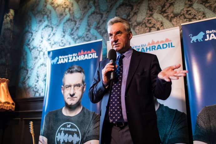 Jan Zahradil, tzv. spitzenkandidát Evropských konzervativců a reformistů na zahájení volební kampaně v Bruselu. Foto: Chris Lee, ECR