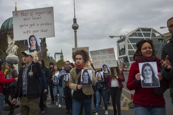 Berlín, 2018. Demonstrace za propuštění Sary Mardiniové. Foto: Agence VU / Lâm Duc Hiên, Deník N