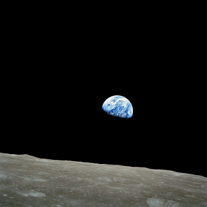 Earthrise – Země vychází nad Měsícem. Foto: William Anders, NASA, 24. 12. 1968