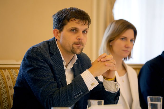 Petr Hladík je stále brněnským zastupitelem. Na fotce s primátorkou Markétou Vaňkovou (ODS). Foto: Ludvík Hradilek, Deník N