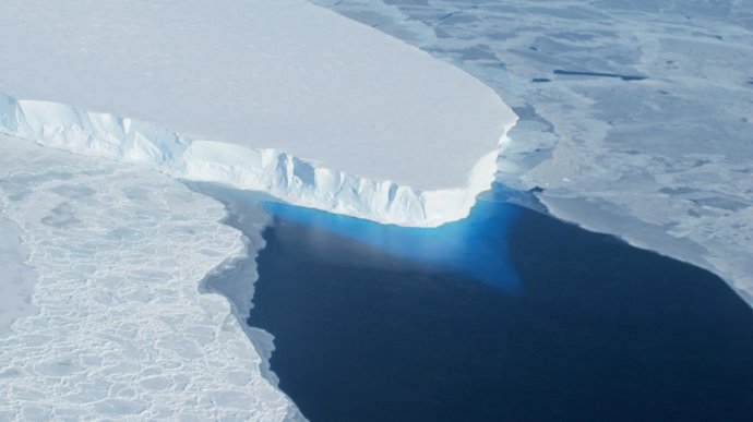 Satelitní snímek ledovce Thwaites. Foto: NASA