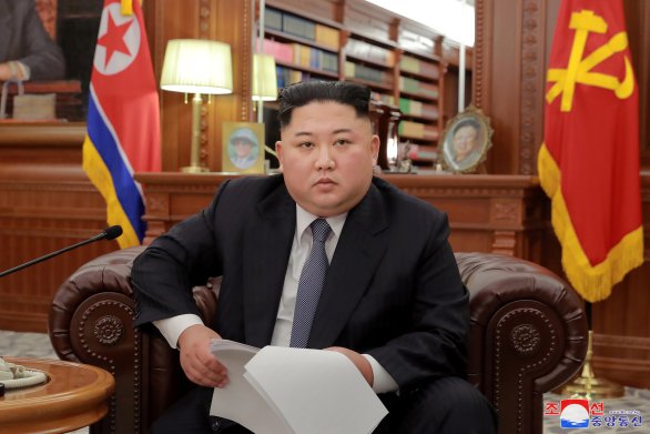 "Nejvyšší vůdce pravděpodobně zuří." Hlava KLDR Kim Čong-un při svém letošním novoročním projevu. Foto: KCNA via Reuters