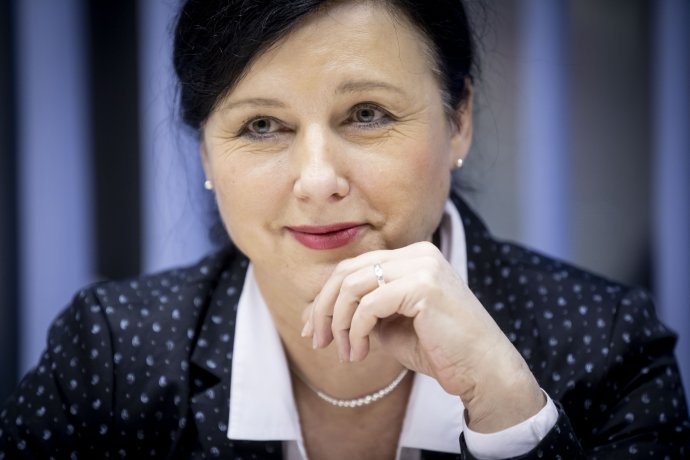 Věra Jourová dostala v Evropské komisi nově na starosti portfolio dodržování hodnot EU a transparentnost. Foto: Gabriel Kuchta, Deník N
