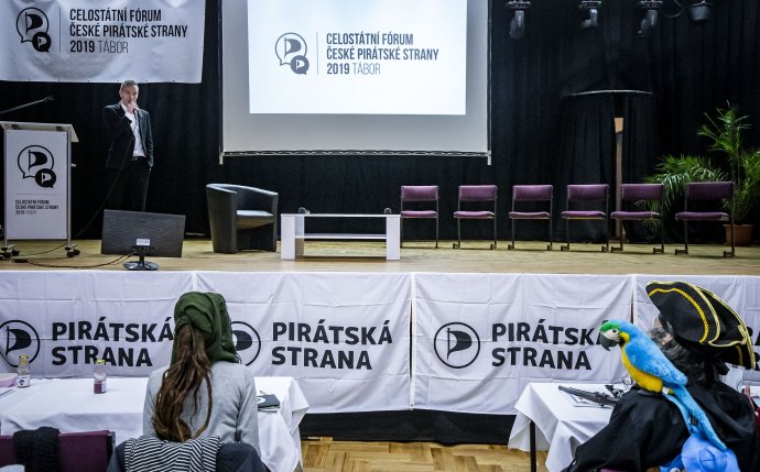 Celostátní fórum Pirátů. Ilustrační foto: Gabriel Kuchta, Deník N