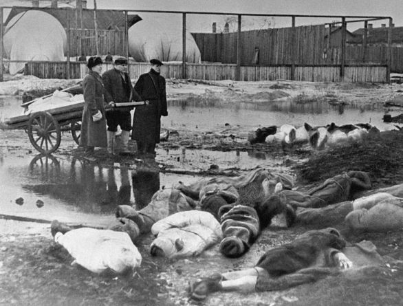 Oběti leningradské blokády, říjen 1942. Foto: Ria Novosti archiv, CC-BY-SA 3.0