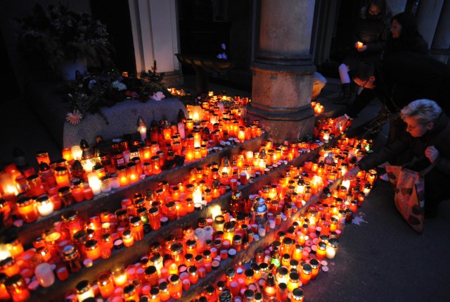 Rodinná hrobka na pražském Vinohradském hřbitově, v níž je pochován i první český prezident Václav Havel. Foto: ČTK