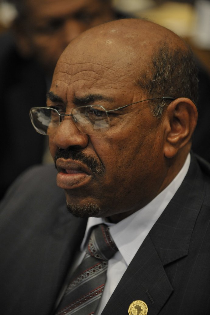 Umar al-Bašír, sesazený súdánský autokrat. Foto: Jesse Awalt, US Navy