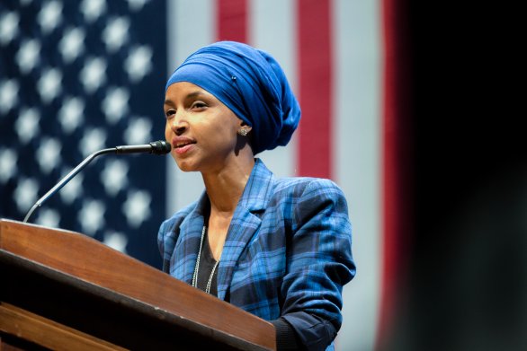 Ilhan Omarová vyvolává kontroverze nejen vyznáním, ale i kritikou na adresu Izraele. Američané ale nejsou zvyklí slyšet výtky vůči židovskému státu až z Kongresu. Foto: Lorie Shaull, Flickr