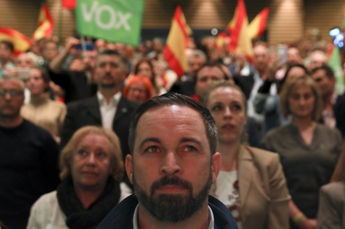 Santiago Abascal, lídr španělské ultrakonzervativní strany VOX na stranickém setkání v Toledu 11. dubna. Foto: Sergio Perez, Reuters