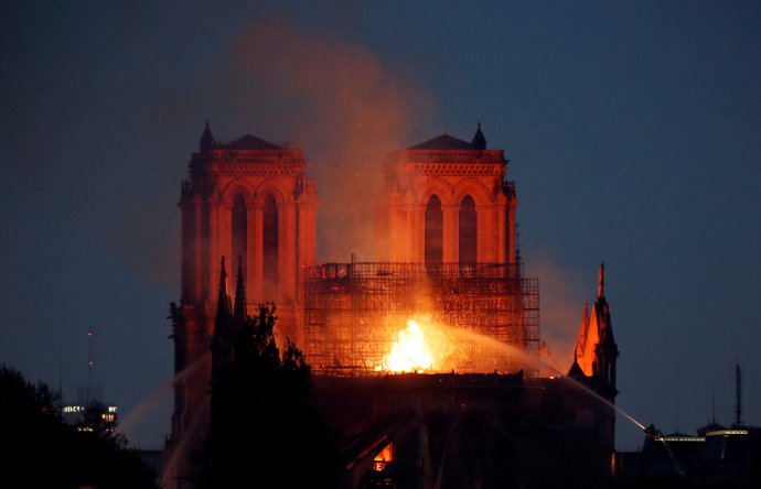 Požár katedrály Notre-Dame v Paříži. Foto: Reuters