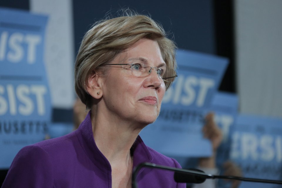 Senátorce a prezidentské kandidátce Elizabeth Warrenové je 70 let. „Pokud se stanu prezidentkou, budu nejmladší ženou, která tu pozici bude zastávat,“ řekla senátorka. Foto: kampaň Elizabeth Warrenové