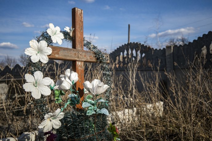 Hrob neznámého vojína na Ukrajině je i hrobem člověka, díky kterému se neválčí ve střední Evropě. Foto: Gabriel Kuchta, Deník N