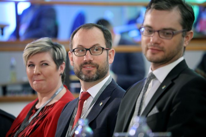 Místopředseda STAN Jan Farský (uprostřed). Foto: Gabriel Kuchta, Deník N