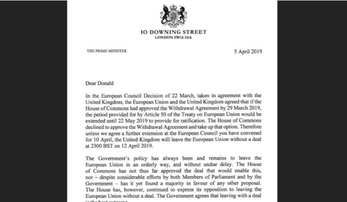 Úvod dopisu britské premiérky Mayové předsedovi Evropské rady Tuskovi z 5. 4. 2019, v němž žádá EU o nový odklad brexitu do 30. 6. Foto: Úřad britské vlády