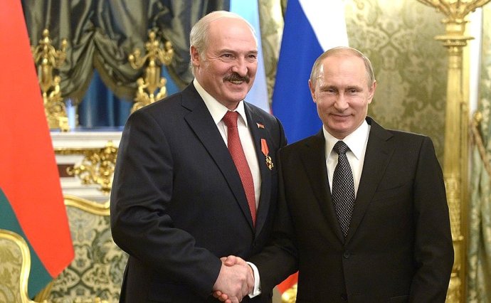Vztahy prezidentů Lukašenka a Putina jsou jako počasí. Někdy vřelé, v poslední době ale stále více komplikované. Zdroj: kremlin.ru