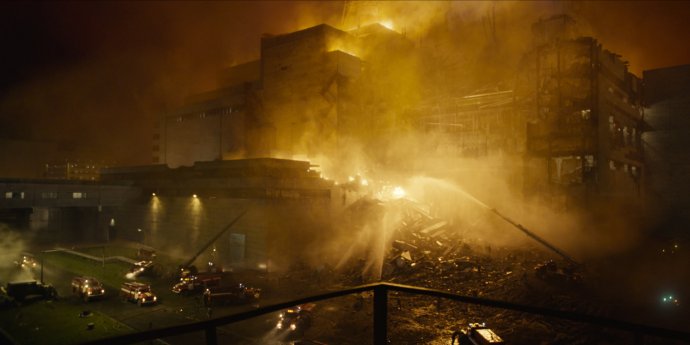 Černobyl v plamenech. Hasiči možná tušili, že jdou na smrt. Foto: HBO Europe