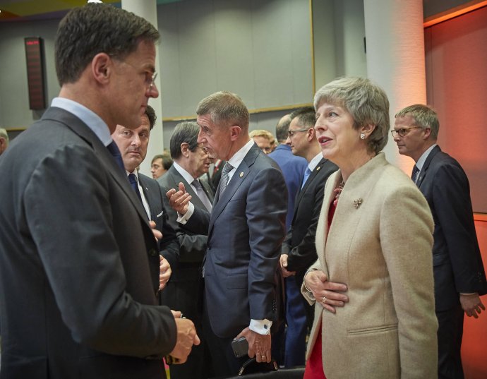 Andrej Babiš na summitu EU po evropských volbách 28. 5. 2019, v popředí nizozemský premiér Rutte a premiérka Mayová. Foto: Evropská unie