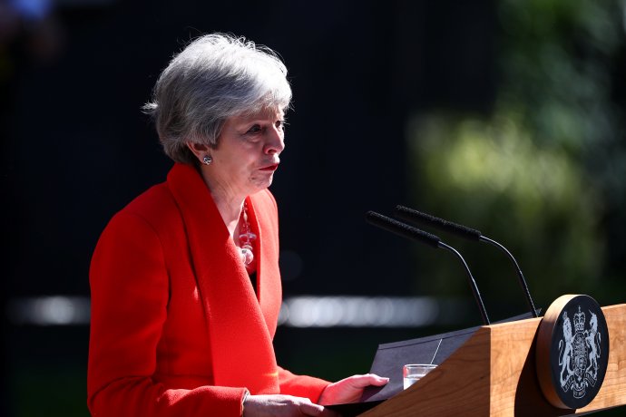 Britská premiérka Theresa Mayová v pátek 24. května 2019 před úřadem vlády v 10 Downing street oznamuje svou demisi k 7. červnu. Foto: Hannah McKayová, Reuters