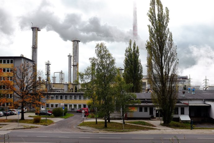 Sokolovská uhelná - hlavní dominanta v malé obci Vřesová. Foto: Lubor Ferenc, Wikimedia Commons (CC BY-SA 4.0)