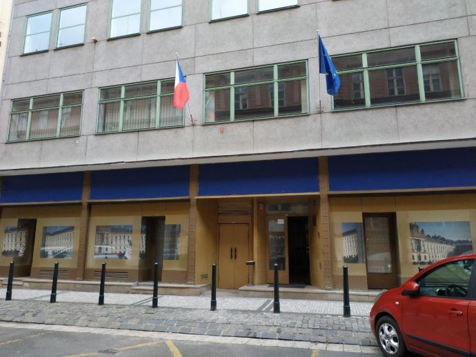 Budova Úřadu vlády ve Vladislavově ulici. Foto: Barbora Janáková, Deník N