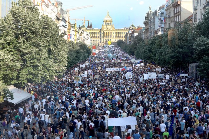 Demonstrace na Václavském náměstí v Praze. Foto: Ludvík Hradilek, Deník N