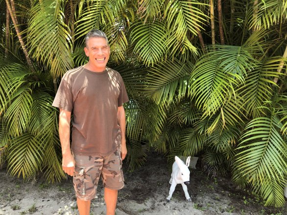 José Corredera se narodil v New Yorku, kde později pracoval jako viceprezident fotografického studia Pier 59. Když zemřel jeho otec, odstěhoval se za matkou do Miami, aby se o ni mohl starat. Foto: Jana Ciglerová, Deník N