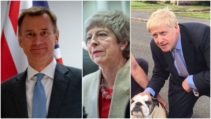 Koláž: britská premiérka Theresay Mayová a dva adepti, kteří by ji rádi vystřídali, současný a bývalý ministr zahraničí Jeremy Hunt a Boris Johnson. Foto: Ministerstvo zahraničí USA, TomPumpkin69 a EU