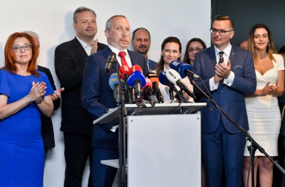 Bývalý poslanec ODS Václav Klaus mladší představil svou novou politickou stranu Trikolóra – hnutí občanů. Foto: Vít Šimánek, ČTK