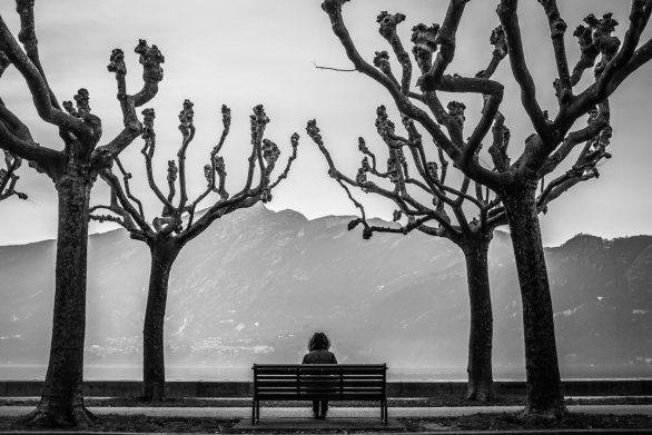 V reakci na život v „globální vesnici“ už nechceme být vtahováni do osudů jiných, chceme být odtažití. Foto: Christophe Dutour, Unsplash