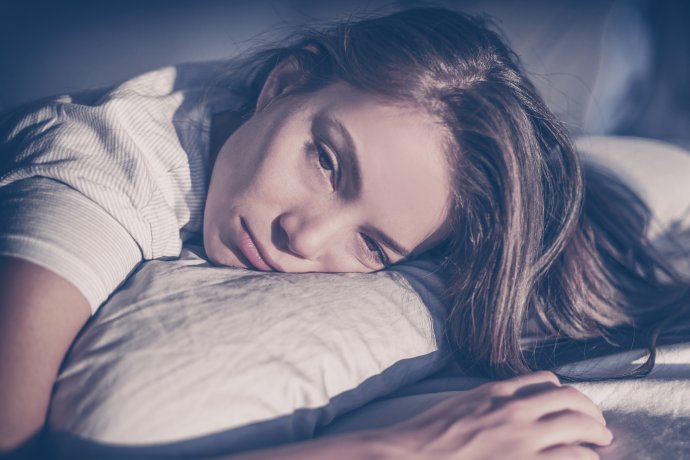 Nedostatek spánku se může projevit i tam, kde byste to nečekali. Ilustrační foto: Adobe Stock