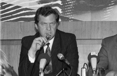 Zdeněk Zbytek na tiskové konferenci firmy Svobodná zóna Severní Čechy v roce 1993. Foto: ČTK