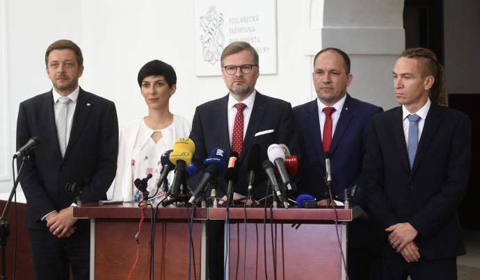 Předsedové opozičních stran Vít Rakušan (STAN), Petr Fiala (ODS), Marek Výborný (KDU-ČSL), Ivan Bartoš (Piráti) a Markéta Pekarová Adamová (TOP 09). Foto: ČTK