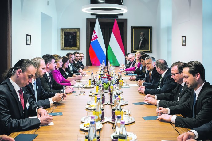 Slovenská prezidentka Čaputová na jednání s premiérem Orbánem při první návštěvě Maďarska 11. 7. 2019. Foto: Tiskové oddělení předsedy maďarské vlády