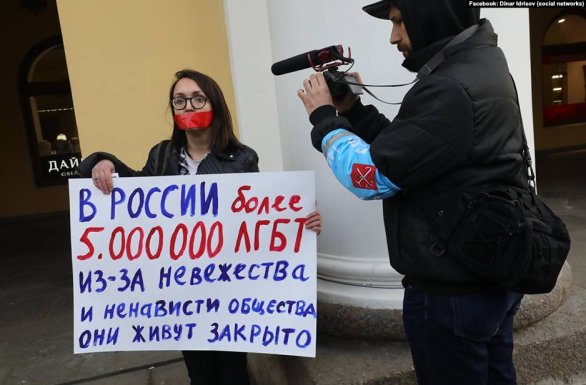 Jelena Grigorjevová se účastnila všech protestních akcí v Petrohradě. Zdroj: FB Dinar Idrisov