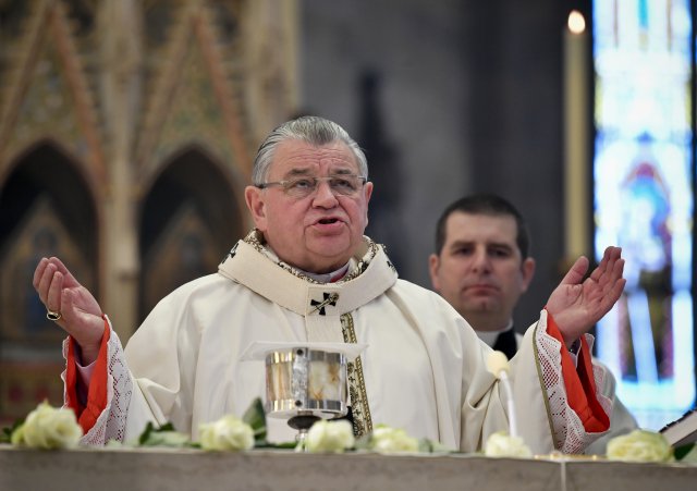 Kardinál Dominik Duka má k politikům blízko. Foto: ČTK