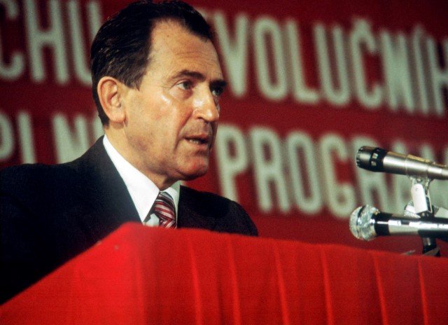 Člen předsednictva a tajemník ÚV KSČ Vasil Biľak při projevu v roce 1984.