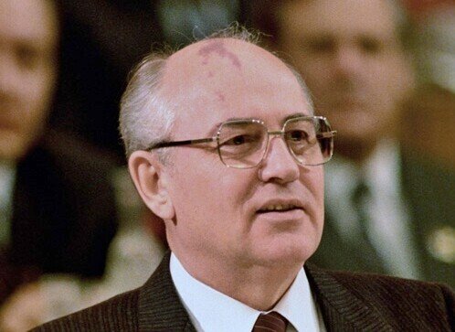 Generální tajemník ÚV KSSS Michail Gorbačov mluví na 20. sjezdu Komunistického svazu mládeže v Moskvě v roce 1987. Foto: Vladimir Vjatkin, RIA Novosti, CC BY-SA 3.0