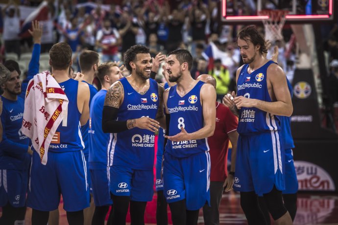 Tomáše Satoranského po příletu do Prahy těšilo, že reprezentace spustila v České republice basketmánii.
