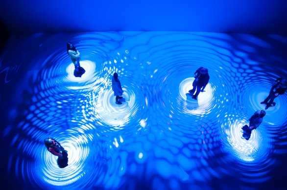 Instalace Quantum Logos měla za cíl názorně předvést některé principy kvantové fyziky. Foto: Ars Electronica