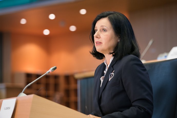 Věra Jourová, zde při slyšení před europoslanci, má v nové Evropské komisi na starost i hlídání vlády práva, a může se dostat do konfliktu s Polskem a Maďarskem. Foto: Evropský parlament