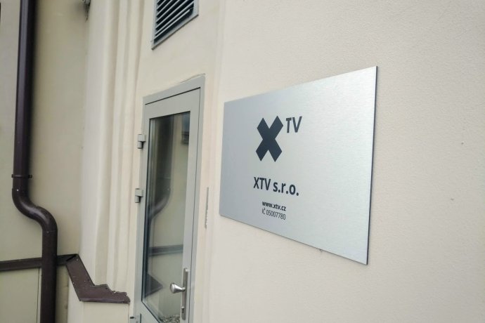 Vchod do prostor internetové televize XTV. Foto: Jan Moláček, Deník N