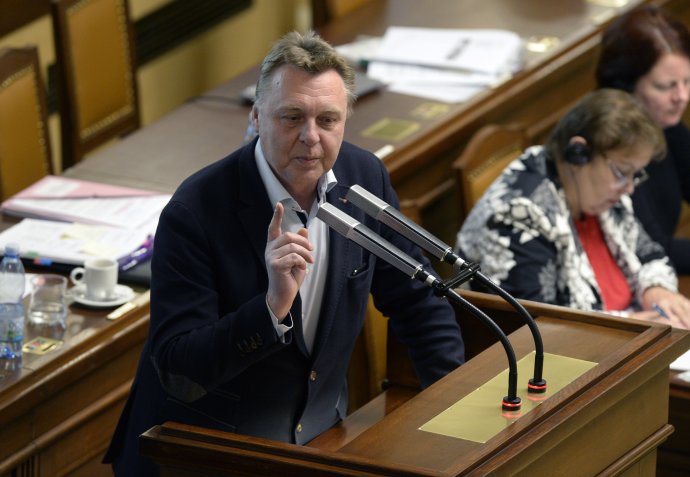 Poslanec Pavel Juříček (ANO) při vystoupení na schůzi Poslanecké sněmovny. Foto: ČTK