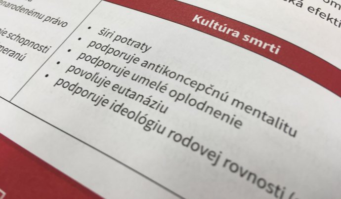 Snímek ze slovenské školní učebnice náboženství. Foto: Denník N