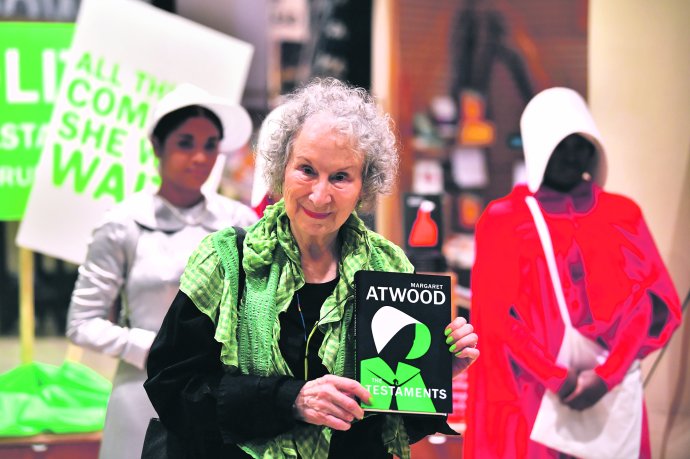 Margaret Atwoodová při křtu svého nového románu Testamenty 10. září 2019. Foto: Dylan Martinez, Reuters