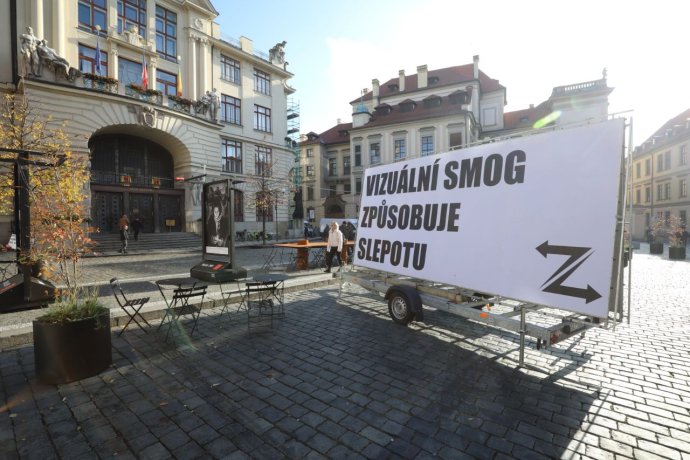 Akce skupiny Zhotoven na Mariánském náměstí v Praze. Foto: Ludvík Hradilek, Deník N