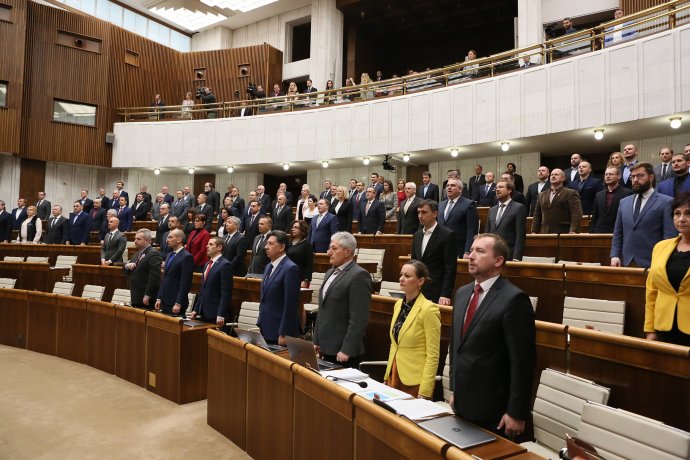 Poslanci Národní rady SR během návštěvy předsedy Poslanecké sněmovny Vondráčka. Foto: NR SR