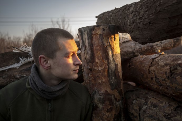 V zákopech se odehrává jen část konfliktu mezi Ruskem a Ukrajinou. Foto: Gabriel Kuchta, Deník N