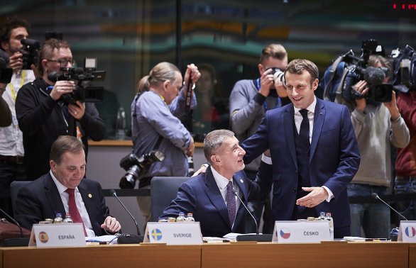 Andrej Babiš s Emmanuelem Macronem, vlevo švédský premiér Lovfen na summitu EU o uhlíkové neutralitě, brexitu a rozpočtu. Foto: EU